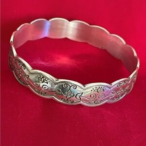 Retired Brighton Silver Floral Filigree Scalloped Bangle Bracelet